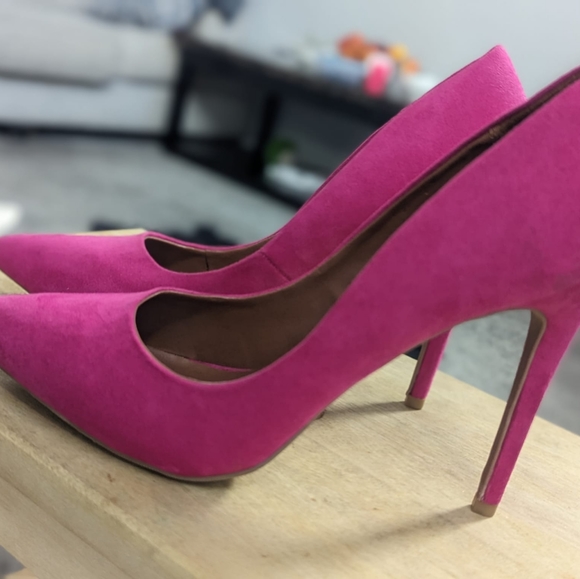 Pink Steve Madden Pumps - Picture 5 of 11